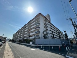  令和8年2月フルリノベーション完成！
南西向きのバルコニーで陽当り良好！
エレベーター停止階！2基使用可能♪