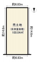  間口広々6.8ｍの30坪の土地！
裏側駐車場につき、日当たり＆通風良好！
建築条件無土地！