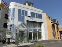  事務所・塾などに最適★
外環通りに面す★四階建ての二階★