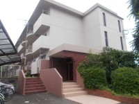 敷金無し★駅まで徒歩8分★
1階のお部屋は広いテラス付きです★