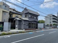  2025年2月全面リフォーム済み★
大通り沿いで目立つ立地ですよ。