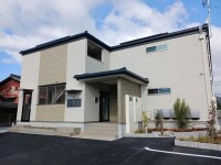  ペット飼育可能の新築物件出ました★
バス停徒歩1分★ネット無料★