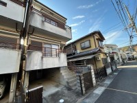  静かな住環境でお探しの方におすすめです★
駐車場付きテラスハウス出ました！