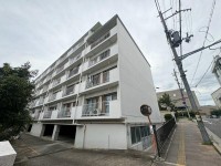  駅まで徒歩8分の分譲マンション★
ファミリー様いかがですか★