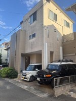  目の前に車2台駐車可能★
オール電化のキレイな戸建て賃貸出ました！
